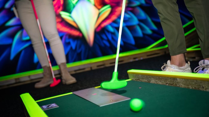 Glow Minigolf op de Veluwe in 